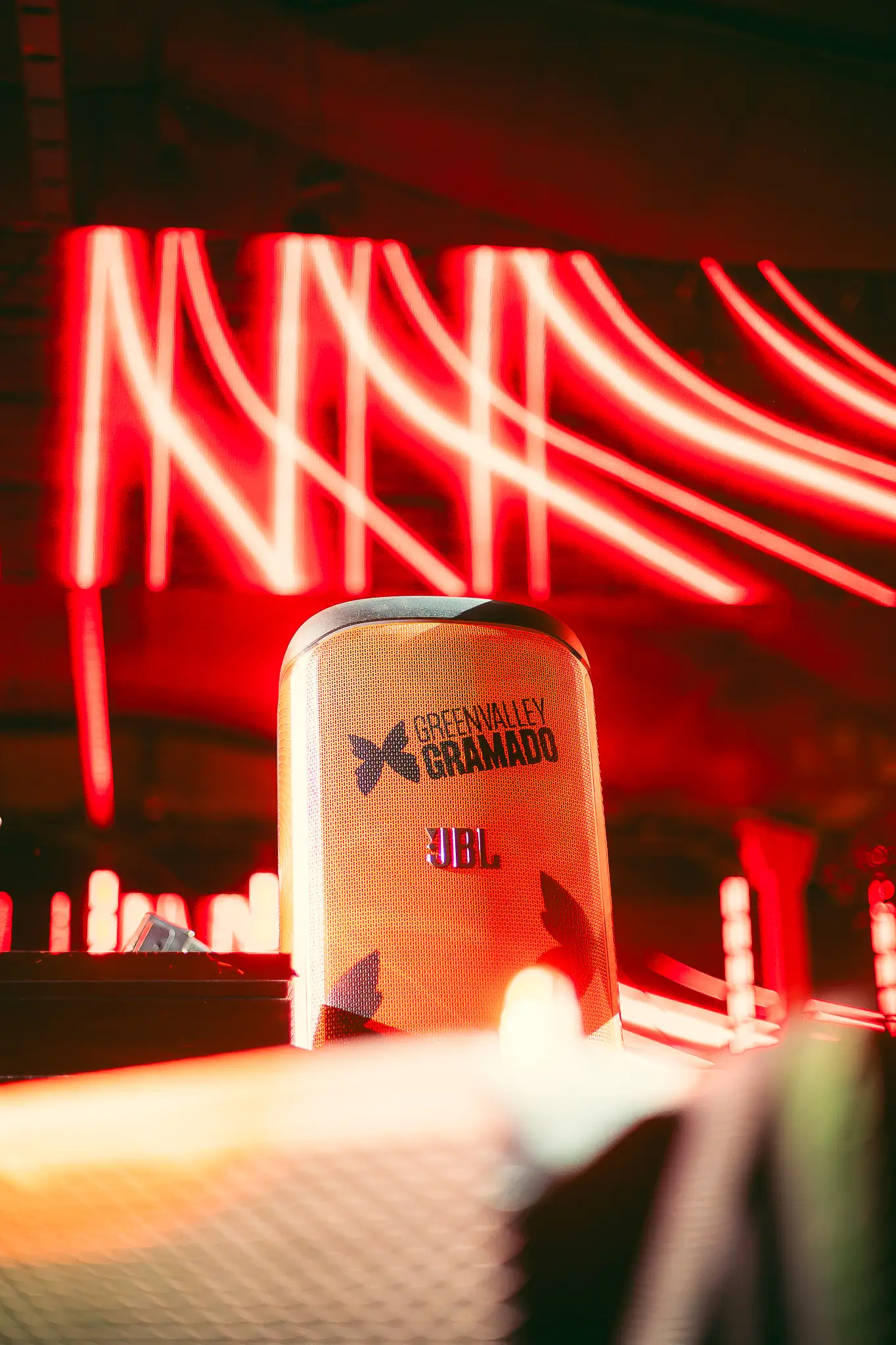 Cena eletrônica + JBL — registro 2